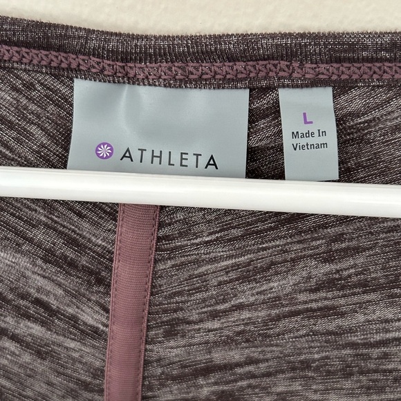 NWT new Athleta Odyssey Women's Pullover Top Dark Razzleberry Athletic Workout L - Picture 6 of 9